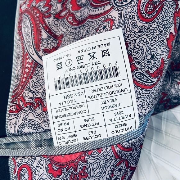 Ferrecci Enzo Red Slim Fit Velvet Tuxedo Blazer - Picture 4 of 11